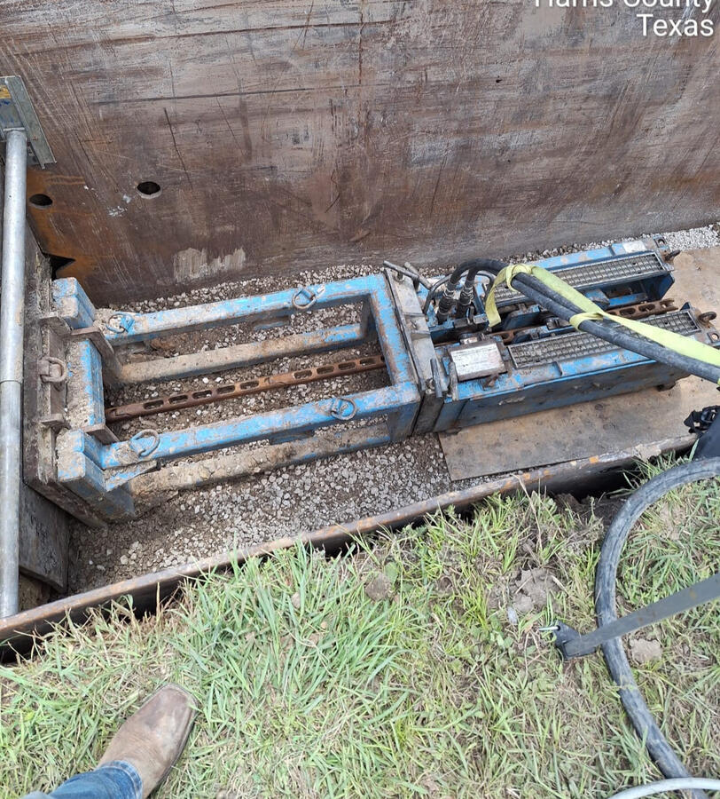 Static Pipe Busting